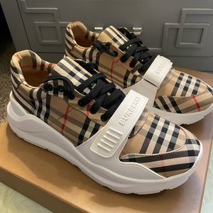 Burberry mens sneaker sz11